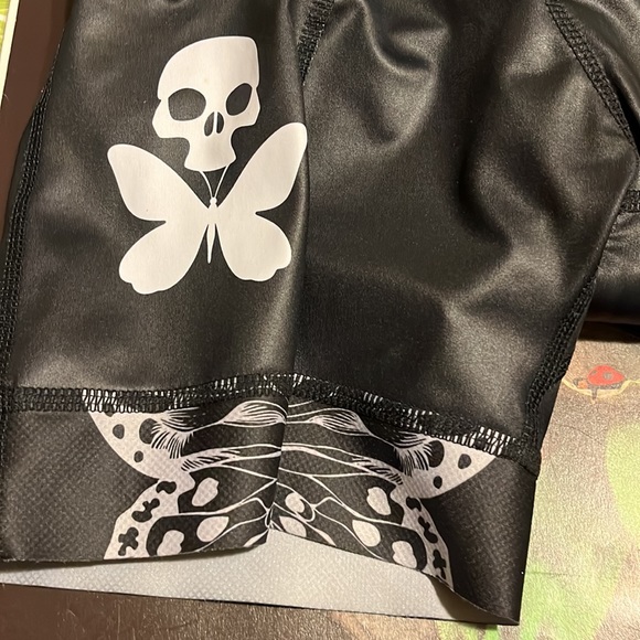 ππ²β’ ππ
π Betty Designs x BADDIE VIBESππ
π - Picture 10 of 16